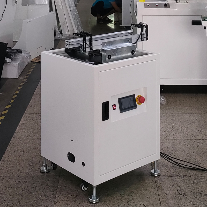 M&aacute;quina girat&oacute;ria com levantamento autom&aacute;tico de 90 graus