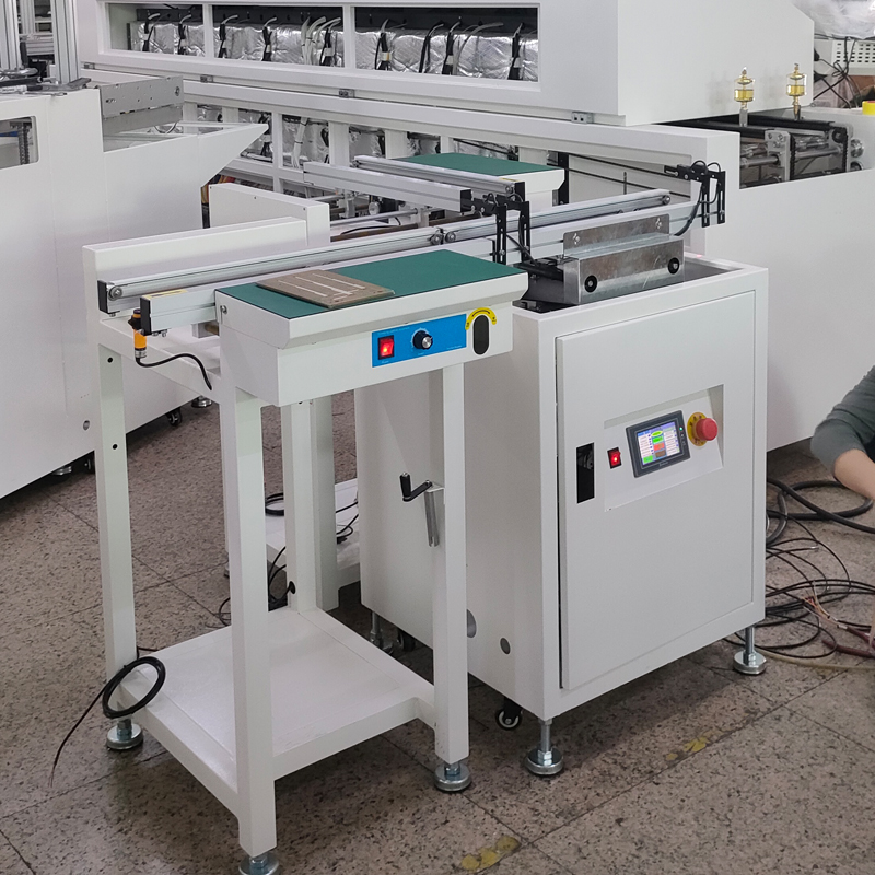 M&aacute;quina girat&oacute;ria com levantamento autom&aacute;tico de 90 graus